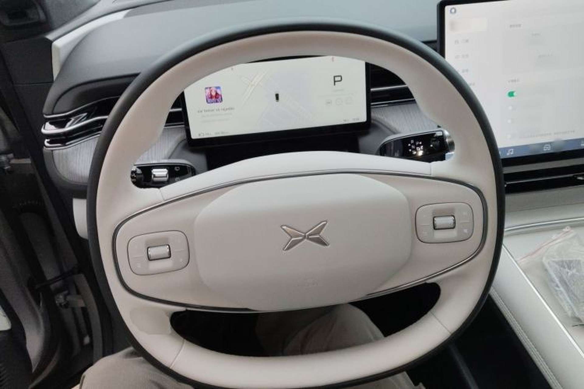 Used XPeng G6 2025 625 Long-Range Max Flagship Edition Steering Wheel
