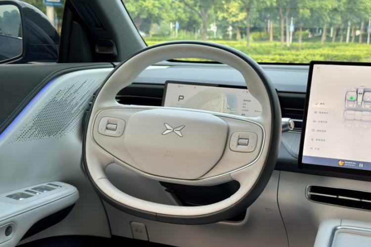 Used XPeng G6 2025 625 Long-Range Max Tech Edition Steering Wheel