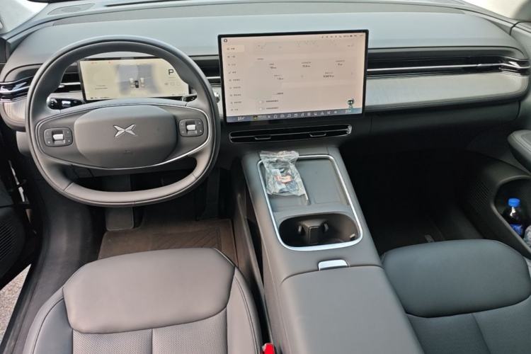 Used XPeng G6 2025 625 Long-Range Max Flagship Edition Center Console