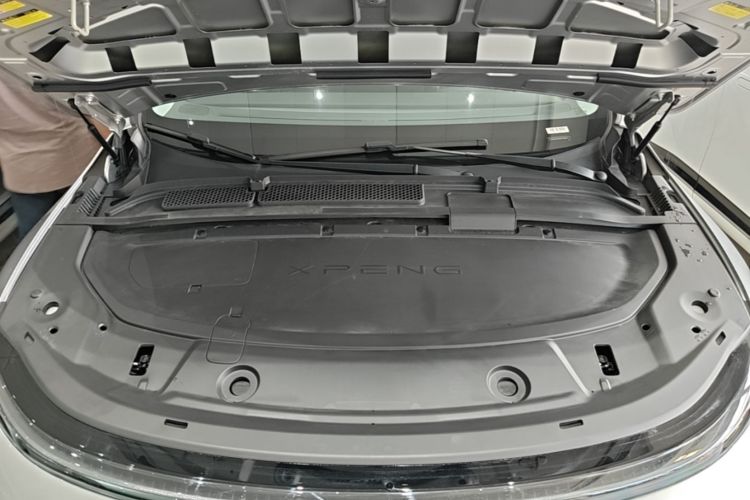 Used XPeng G6 2025 625 Long-Range Max Flagship Edition Engine Bay