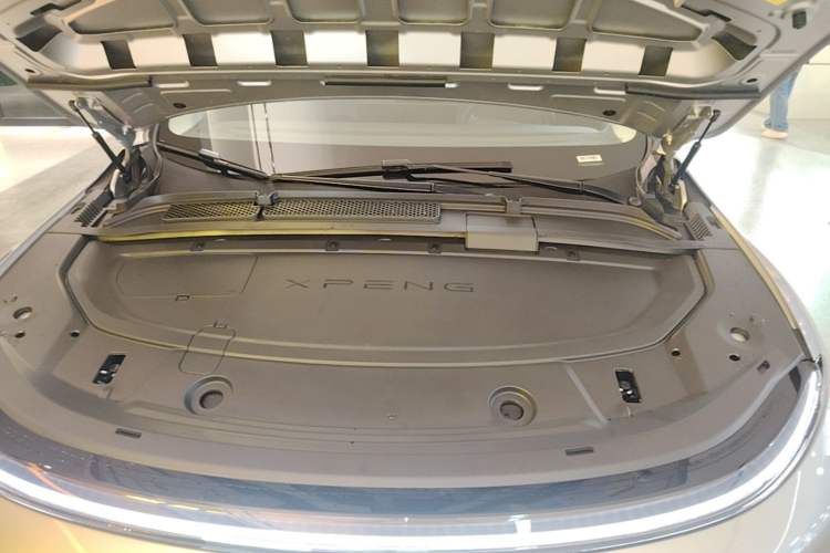 Used XPeng G6 2025 625 Long-Range Max Flagship Edition Engine Bay