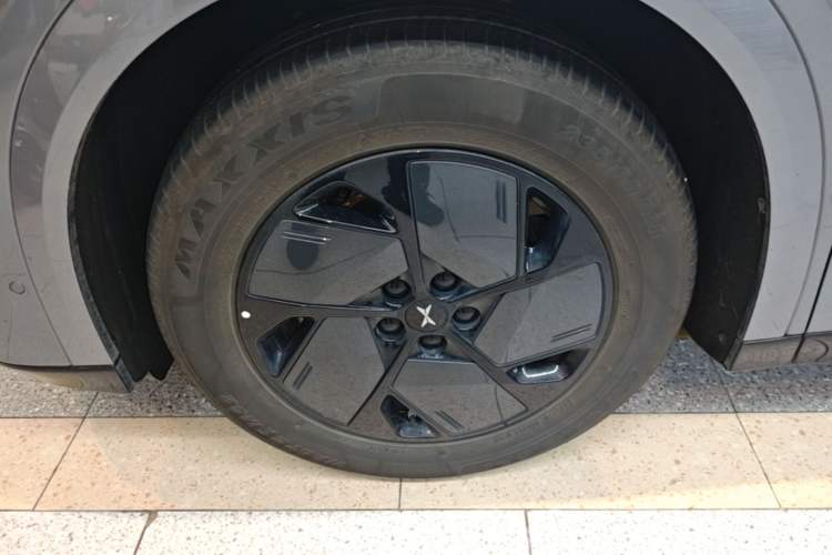 Used XPeng G6 2025 625 Long-Range Max Tech Edition Exterior 4