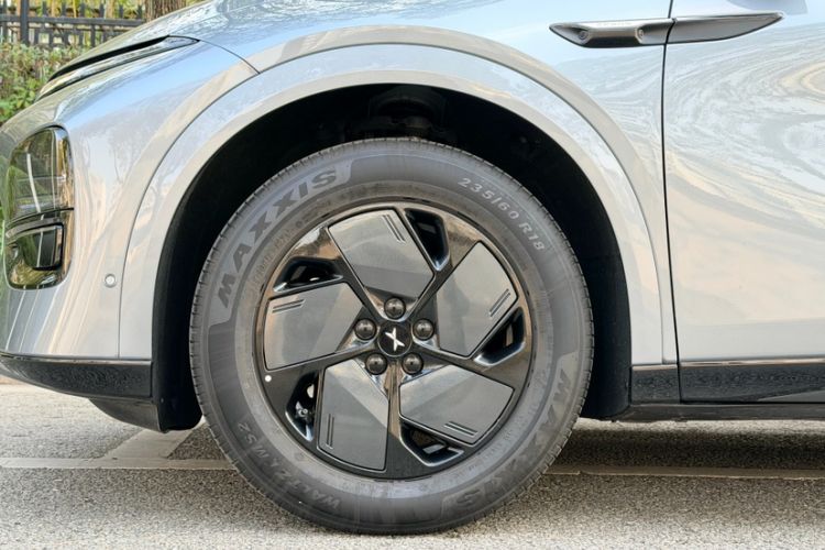 Used XPeng G6 2025 625 Long-Range Max Flagship Edition Exterior 4