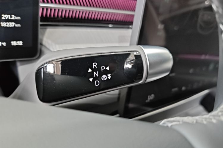 Used XPeng G6 2025 625 Long-Range Max Flagship Edition Gear Lever
