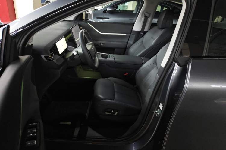 Used XPeng G6 2025 625 Long-Range Max Flagship Edition Interior 1