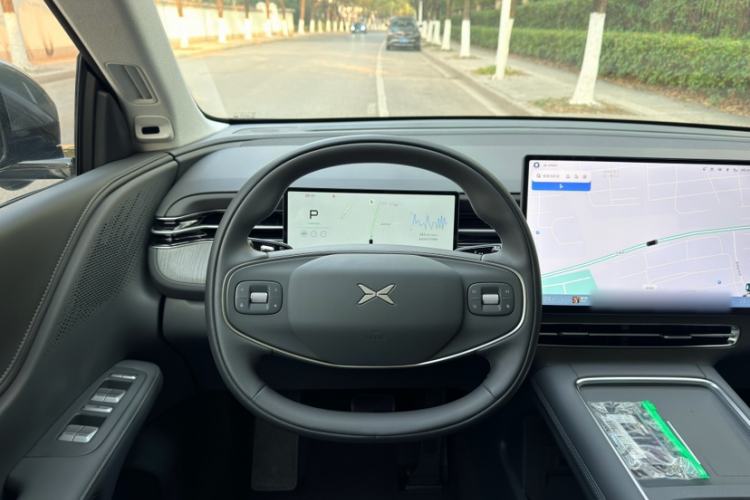 Used XPeng G6 2025 625 Long-Range Max Flagship Edition Interior 10