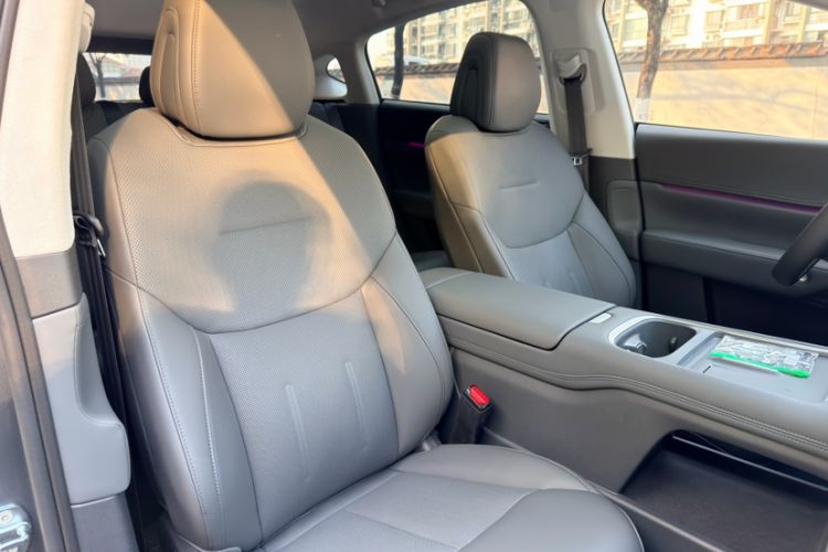 Used XPeng G6 2025 625 Long-Range Max Flagship Edition Interior 8