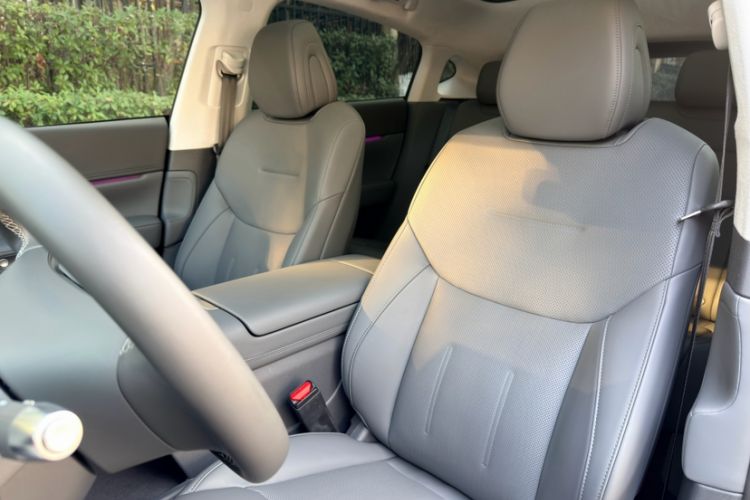 Used XPeng G6 2025 625 Long-Range Max Flagship Edition Interior 9