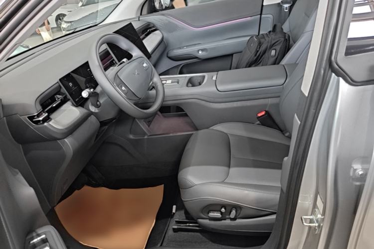 Used XPeng G6 2025 625 Long-Range Max Flagship Edition Left Front Seat