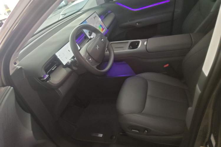 Used XPeng G6 2025 625 Long-Range Max Tech Edition Left Front Seat