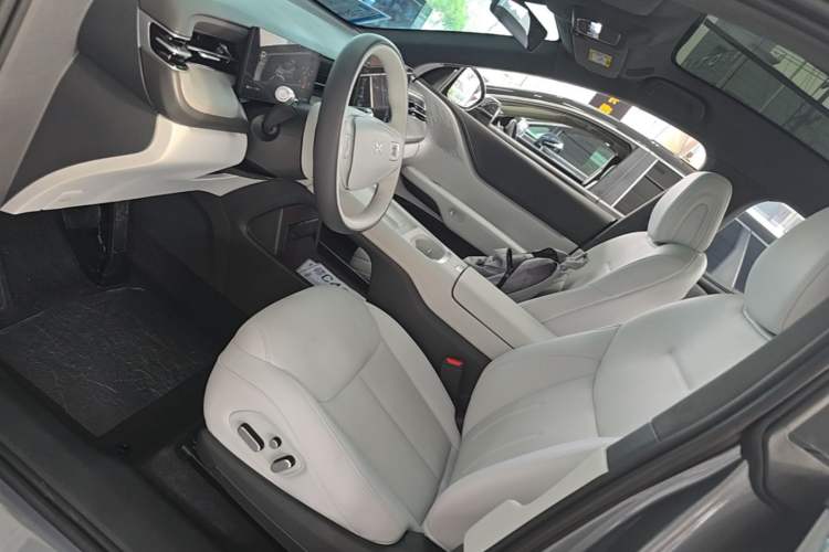 Used XPeng G6 2025 625 Long-Range Max Flagship Edition Left Front Seat
