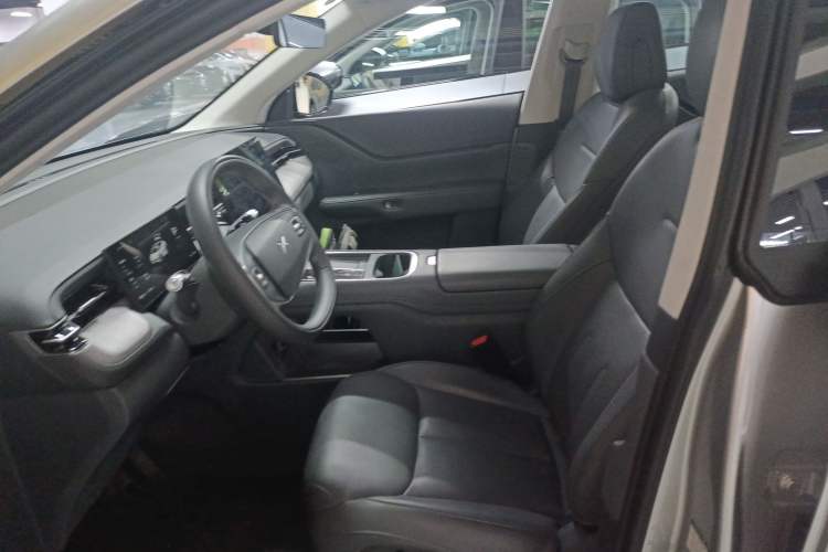 Used XPeng G6 2025 625 Long-Range Max Flagship Edition Left Front Seat