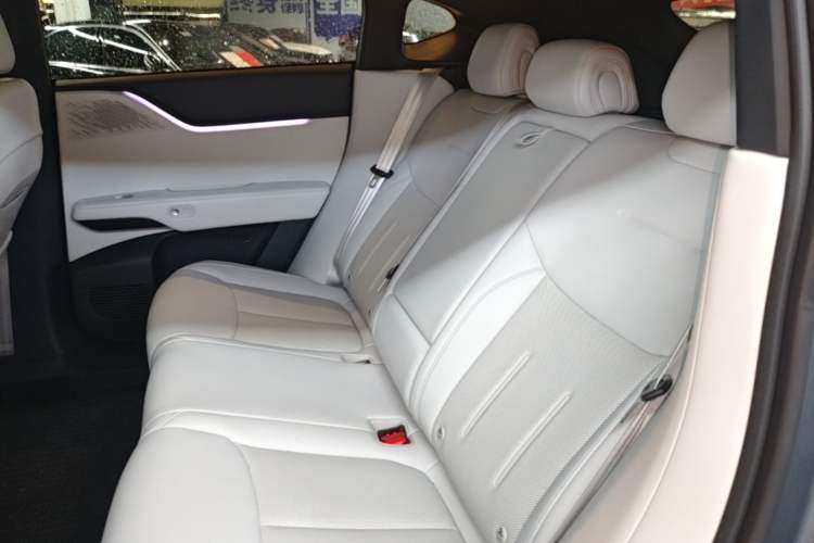 Used XPeng G6 2025 625 Long-Range Max Tech Edition Left Rear Seat