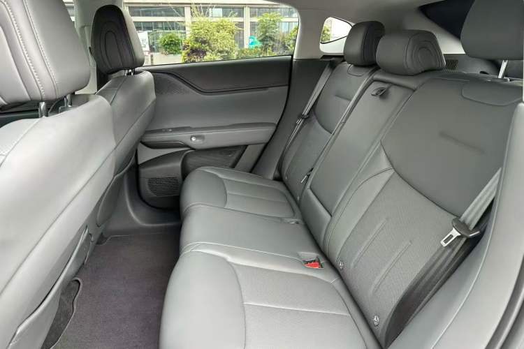 Used XPeng G6 2025 625 Long-Range Max Tech Edition Left Rear Seat
