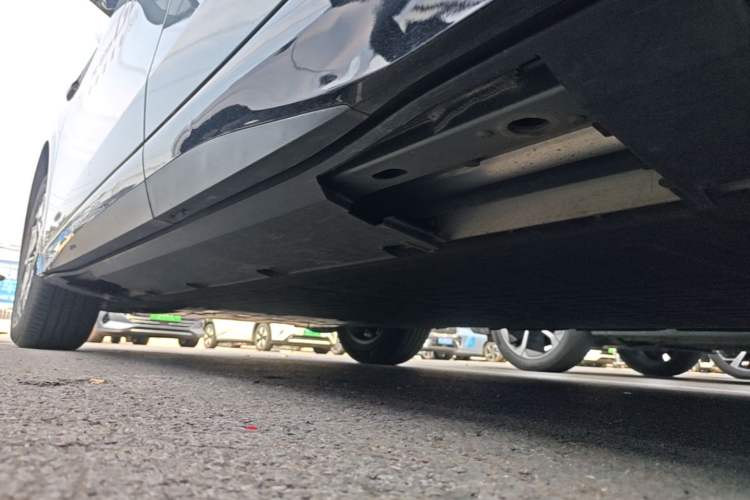 Used XPeng G6 2025 625 Long-Range Max Flagship Edition Left Side Sill