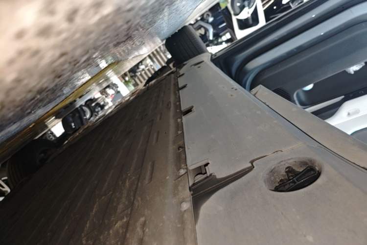 Used XPeng G6 2025 625 Long-Range Max Tech Edition Left Side Sill