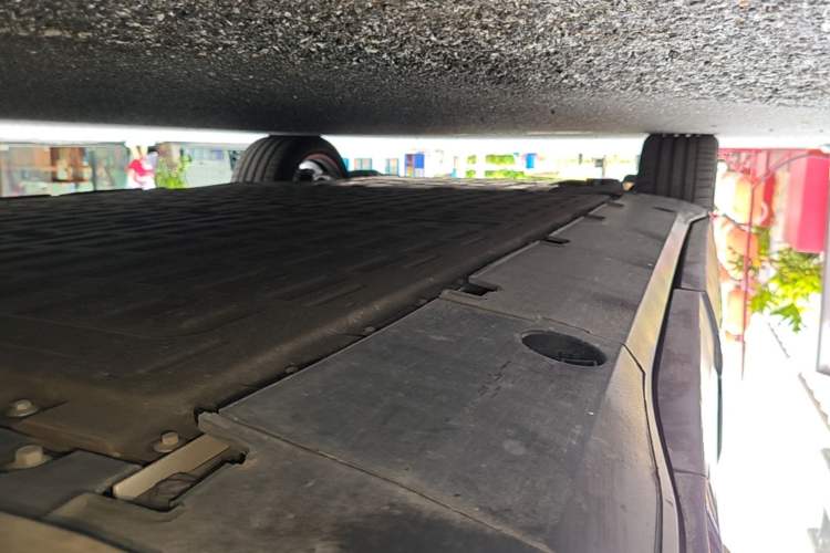 Used XPeng G6 2025 625 Long-Range Max Tech Edition Left Side Sill
