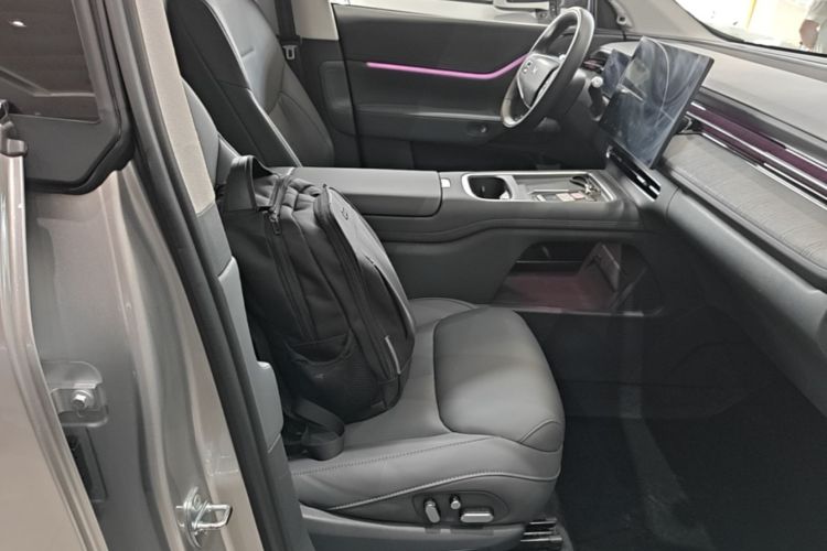 Used XPeng G6 2025 625 Long-Range Max Flagship Edition Right Front Seat