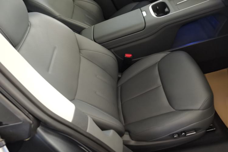 Used XPeng G6 2025 625 Long-Range Max Flagship Edition Right Front Seat