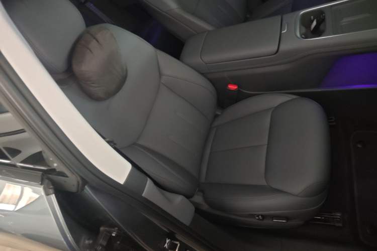 Used XPeng G6 2025 625 Long-Range Max Tech Edition Right Front Seat