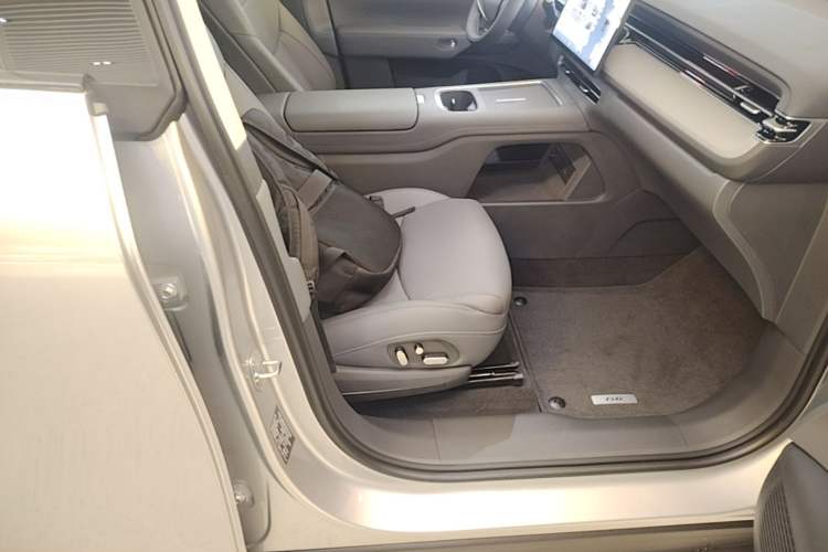 Used XPeng G6 2025 625 Long-Range Max Flagship Edition Right Front Seat