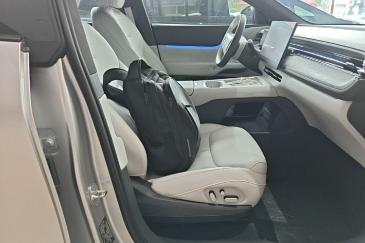Used XPeng G6 2025 625 Long-Range Max Flagship Edition Right Front Seat