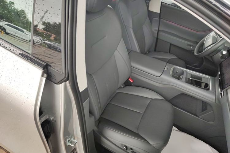 Used XPeng G6 2025 625 Long-Range Max Flagship Edition Right Front Seat