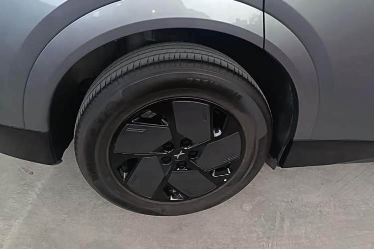 Used XPeng G6 2025 625 Long-Range Max Flagship Edition Right Rear Wheel Hub
