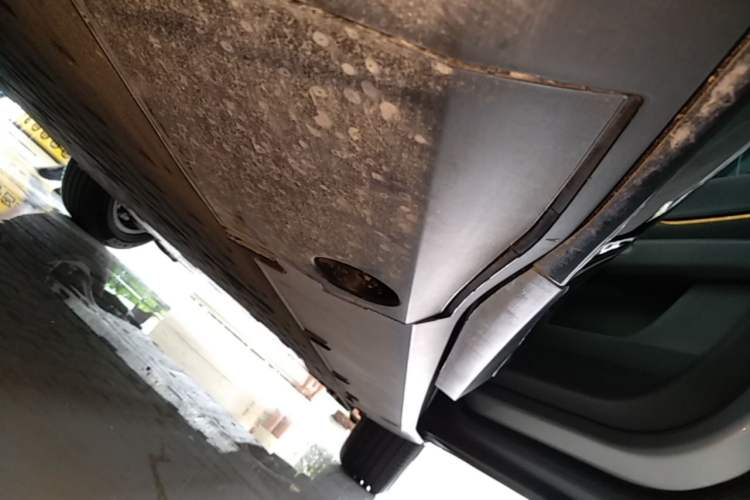 Used XPeng G6 2025 625 Long-Range Max Tech Edition Right Side Sill