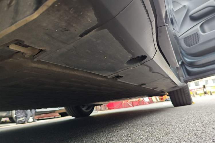 Used XPeng G6 2025 625 Long-Range Max Tech Edition Right Side Sill