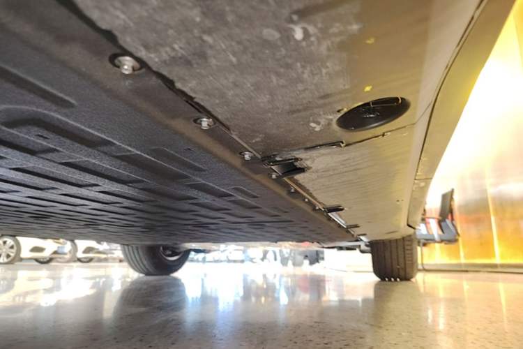 Used XPeng G6 2025 625 Long-Range Max Flagship Edition Right Side Sill