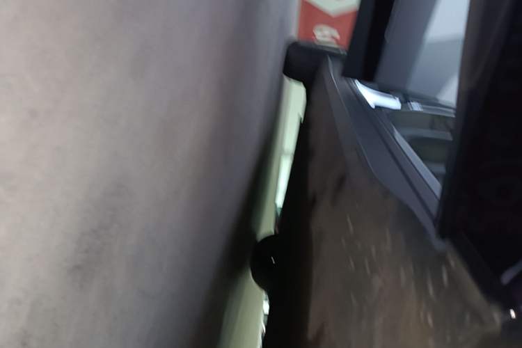 Used XPeng G6 2025 625 Long-Range Max Flagship Edition Right Side Sill