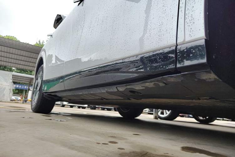 Used XPeng G6 2025 625 Long-Range Max Flagship Edition Right Side Sill