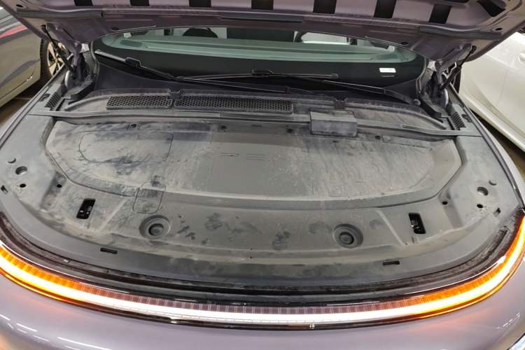 Used XPeng G6 2025 625 Long-Range Max Flagship Edition Engine Bay