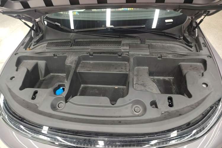 Used XPeng G6 2025 725 Ultra-Long Range Max Flagship Edition Engine Bay
