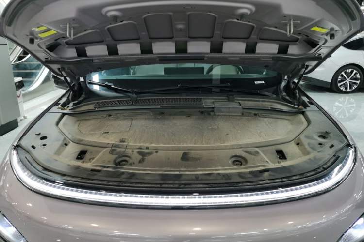Used XPeng G6 2025 625 Long-Range Max Flagship Edition Engine Bay