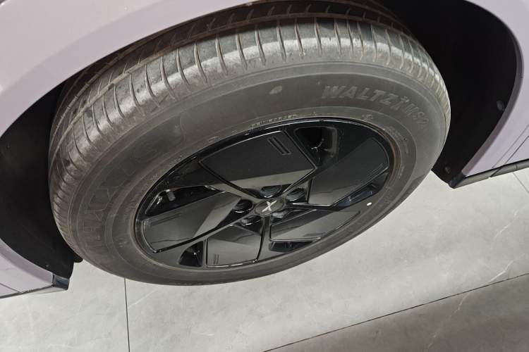 Used XPeng G6 2025 625 Long-Range Max Flagship Edition Exterior 4