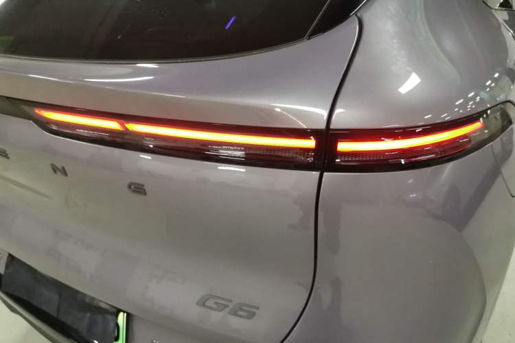 Used XPeng G6 2025 625 Long-Range Max Flagship Edition Exterior 6