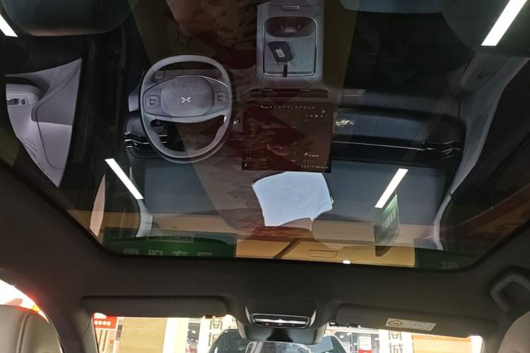 Used XPeng G6 2025 625 Long-Range Max Tech Edition Headliner