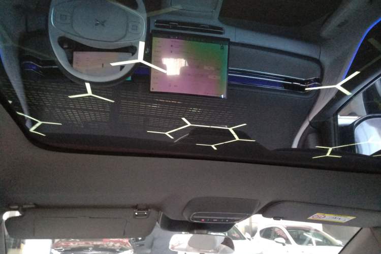Used XPeng G6 2025 625 Long-Range Max Tech Edition Headliner