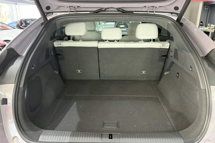Used XPeng G6 2025 625 Long-Range Max Flagship Edition Interior 12