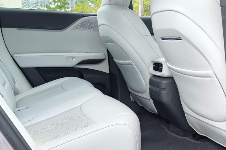Used XPeng G6 2025 625 Long-Range Max Flagship Edition Interior 2