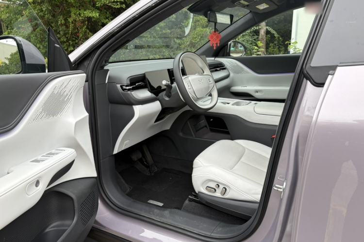 Used XPeng G6 2025 625 Long-Range Max Flagship Edition Interior 3