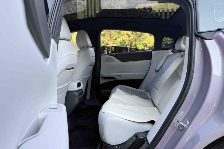 Used XPeng G6 2025 625 Long-Range Max Flagship Edition Interior 4