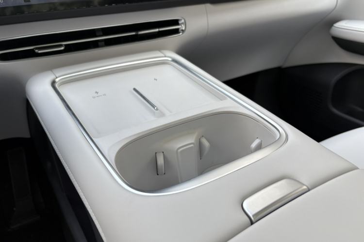 Used XPeng G6 2025 625 Long-Range Max Flagship Edition Interior 4