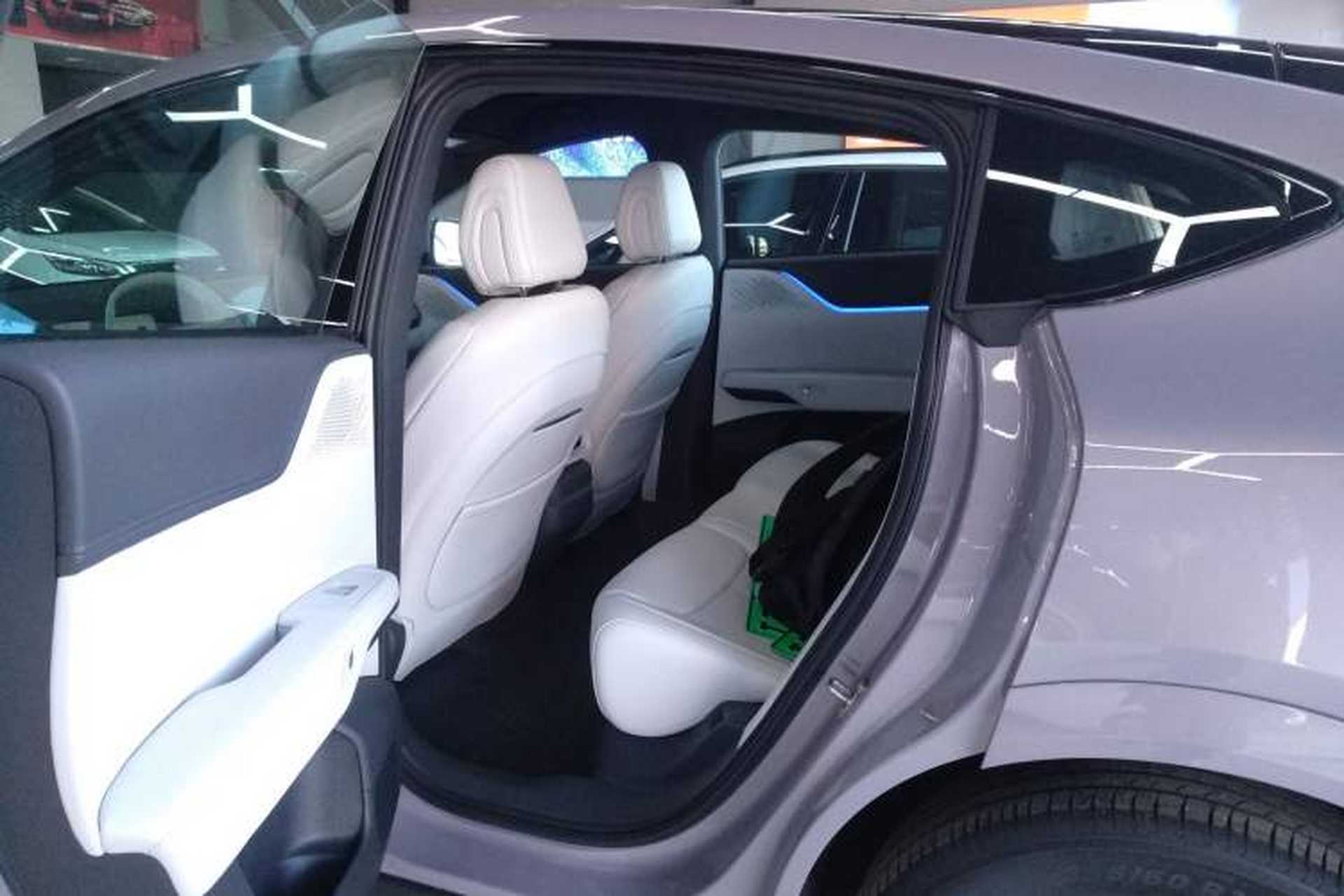 Used XPeng G6 2025 625 Long-Range Max Tech Edition Interior 4