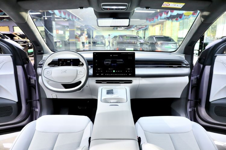 Used XPeng G6 2025 625 Long-Range Max Flagship Edition Interior 5