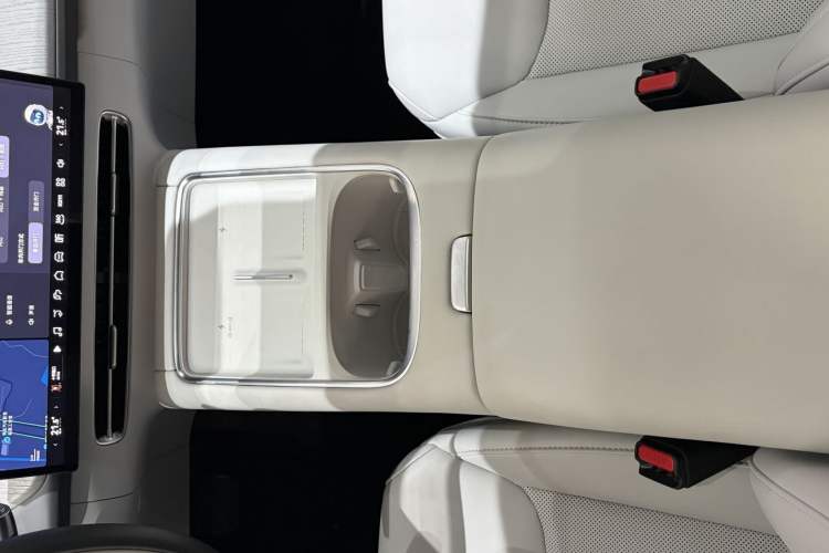 Used XPeng G6 2025 625 Long-Range Max Flagship Edition Interior 5