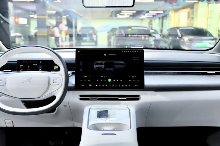 Used XPeng G6 2025 625 Long-Range Max Flagship Edition Interior 6