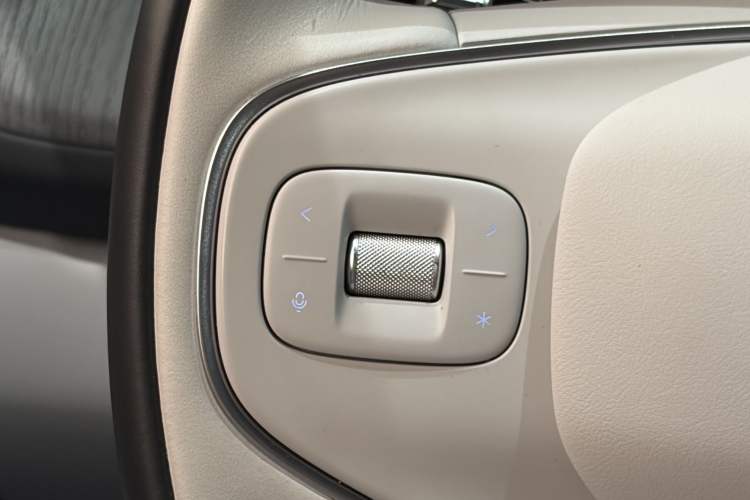 Used XPeng G6 2025 625 Long-Range Max Flagship Edition Interior 7